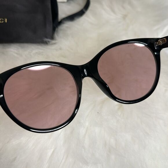 💯Authentic Gucci Sunglasses with Case 🍀 - Picture 11 of 15